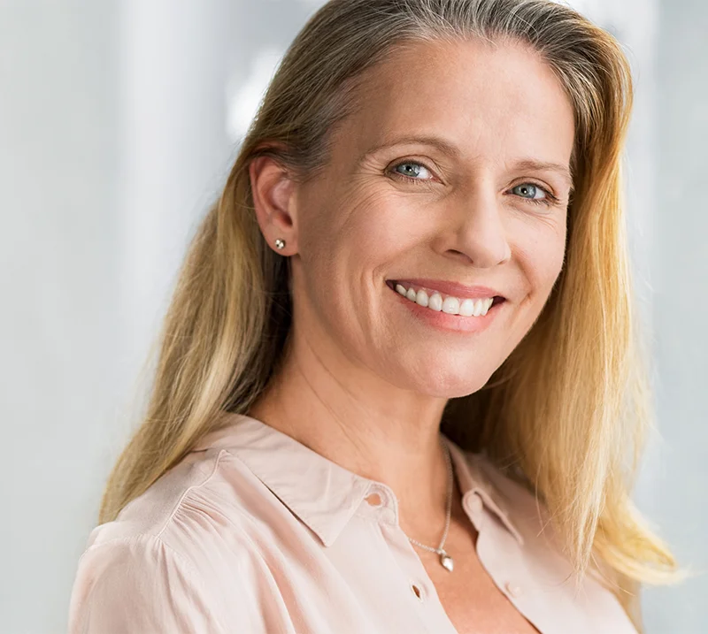 mature-woman-with-nice-teeth-smiling-2
